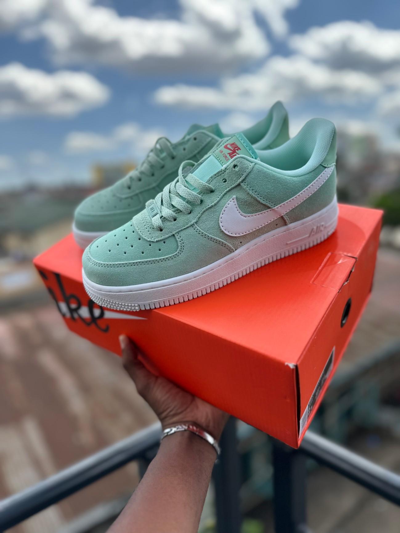 Nike Air Force 1 '07 Low Suede