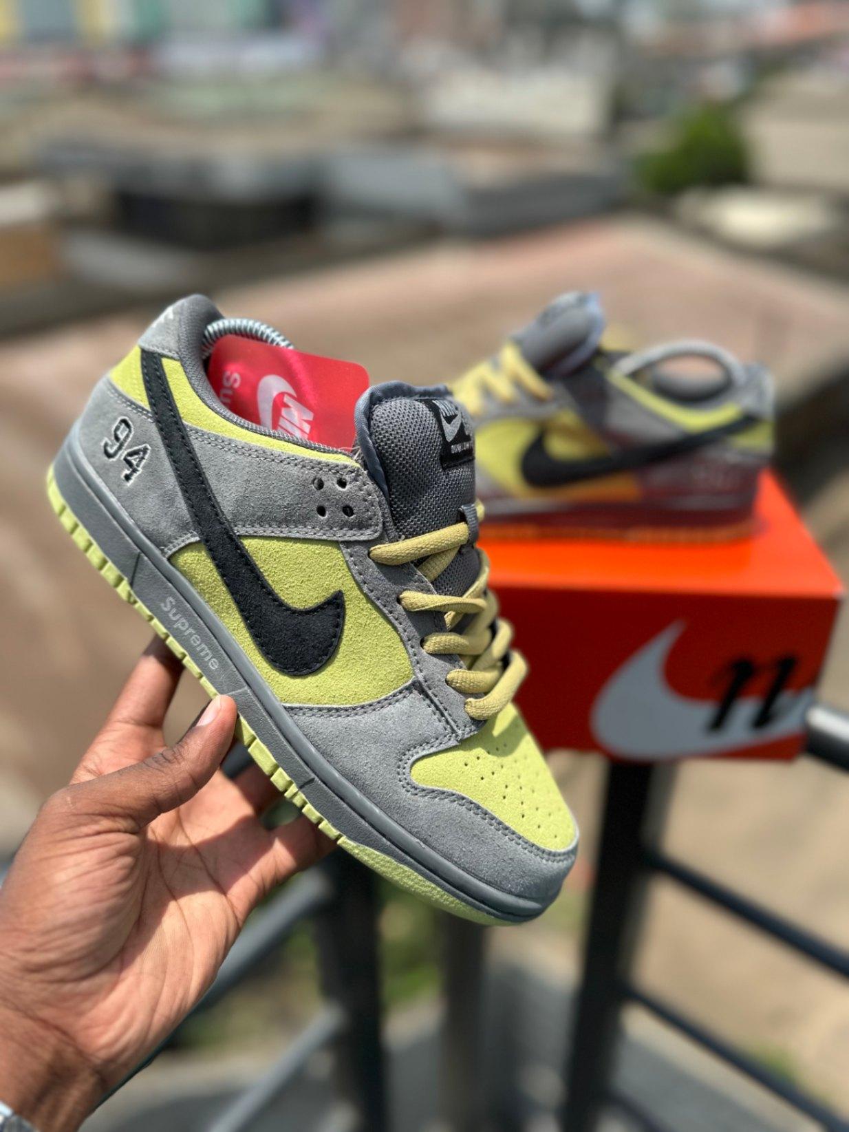 Nike SB Dunk Low "94" x Supreme